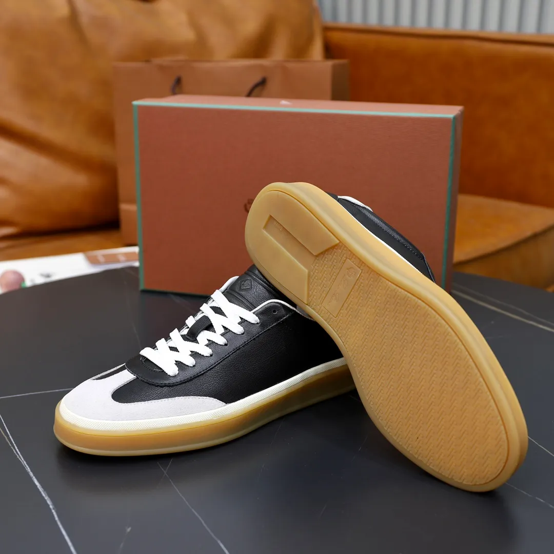 Men's Men's Shoes💰540💰••New Products•• LoroPian*_Noyo-Pianya New men's casual moral training sneakers, LP lace-up casual shoes!  Made of original imported soft cowhide and suede fabric, it highlights the sporty style. The heel is decorated with logo embossing and the original molding. The raw rubber translucent sole combined with the color welt adds a sense of modernity to the shoe. The shoe is overall refreshing and easy to match with style. It has a full cowhide lining for the feet. The original box packaging at the counter comes with wooden balls and a dust bag! Size: 38-44 (.45 customized)